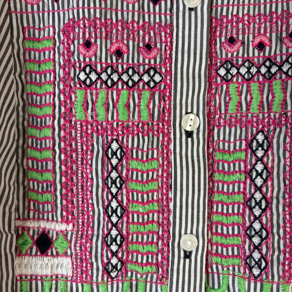 Crown & Ivy Button Down Top Women 1X Black White Striped Embroidered Boho Bell - Picture 3 of 9